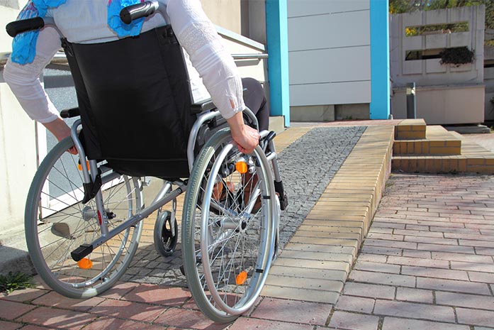 Accessibilité aux personnes à mobilité réduite pour les ERP
